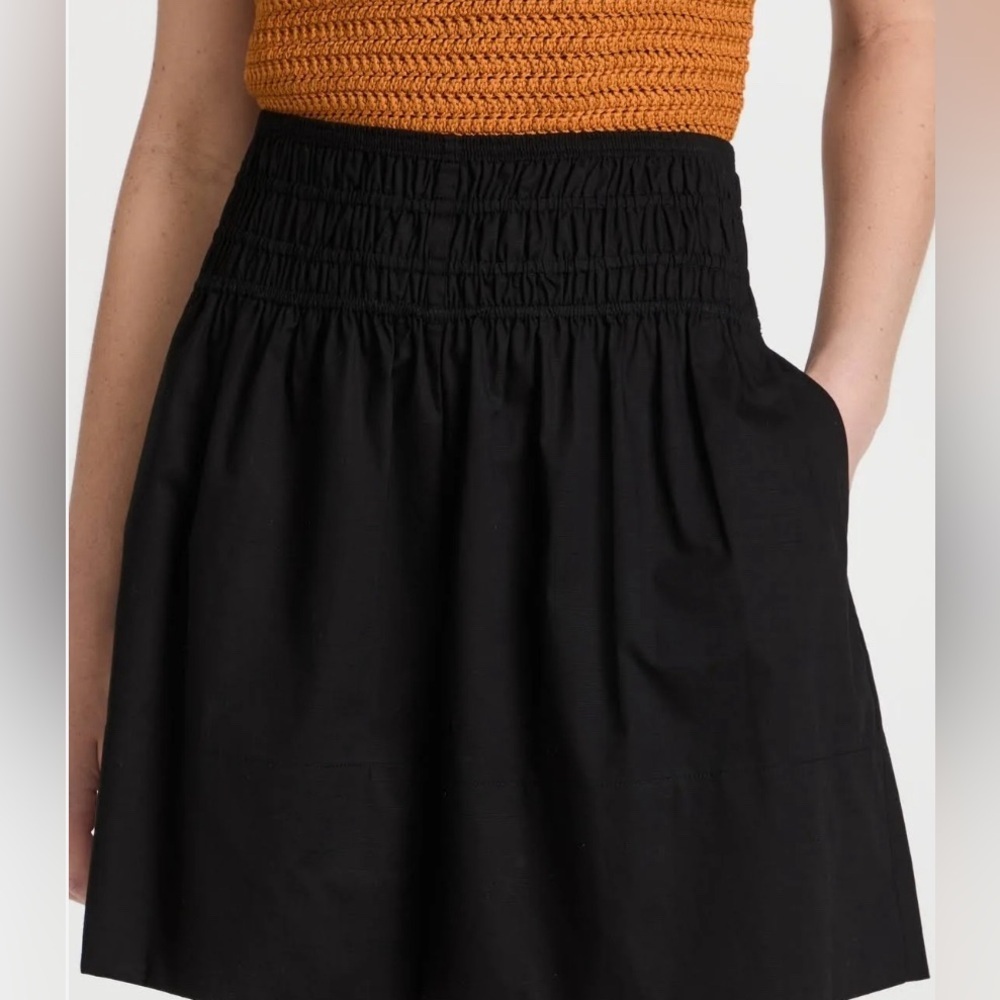 Vince Women’s Smocked Black Pull On Shorts